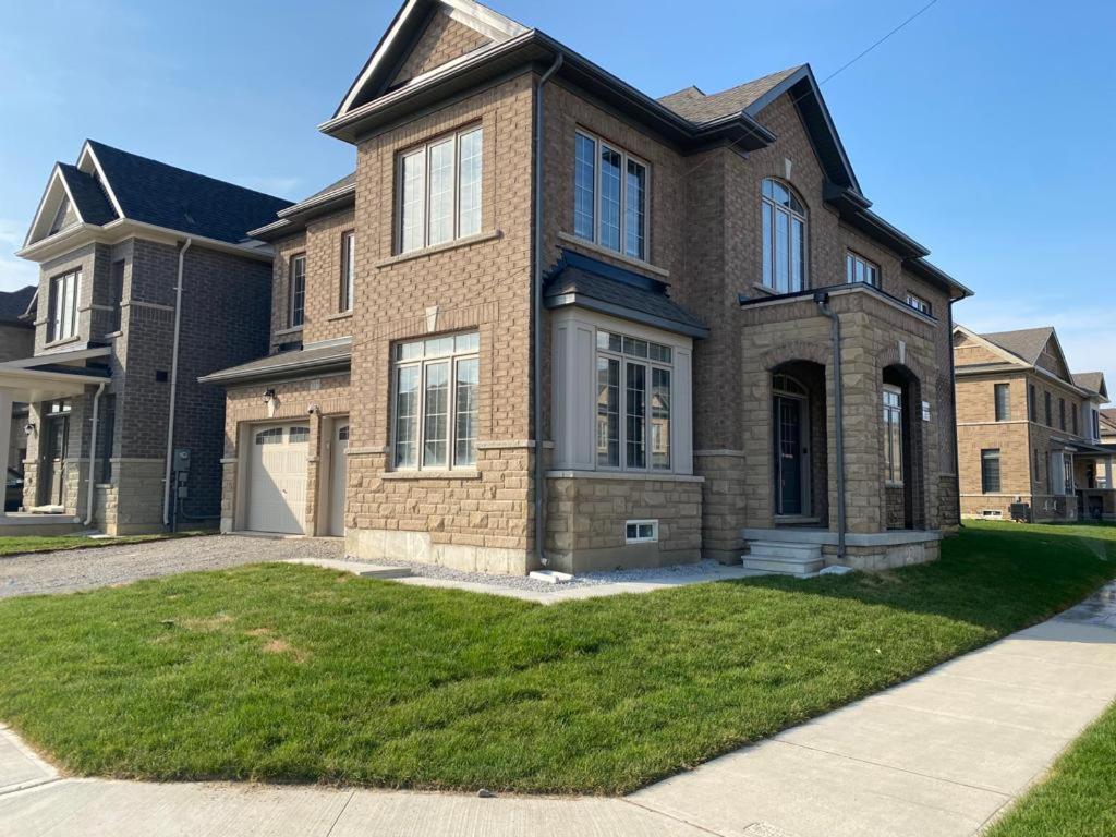 Villa 537 Veterans Dr Brampton On L7A 0C4 Extérieur photo